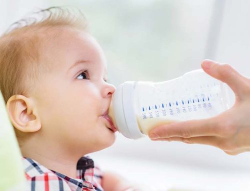 Mách bạn biết trẻ sơ sinh cần bao nhiêu sữa mỗi ngày